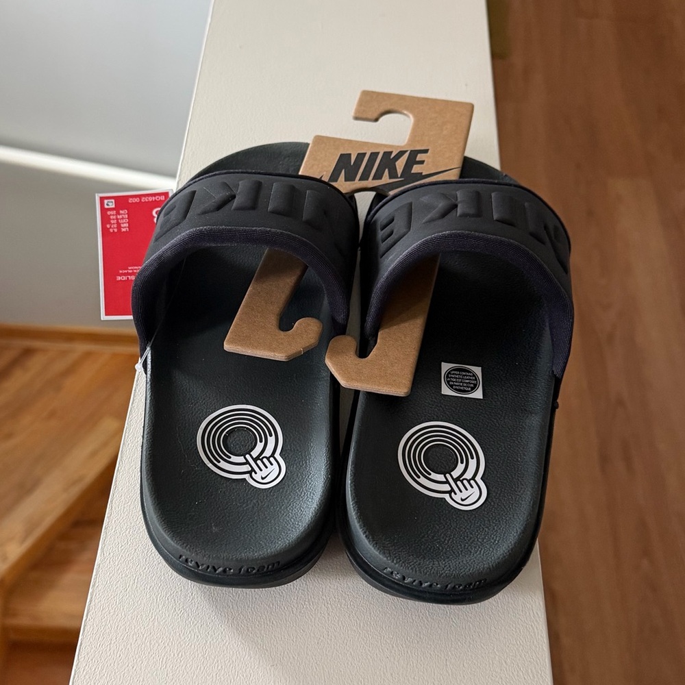 Brand new “Nike “(of court slide)slippers for women.Size-8,color black.🖤 - Picture 4 of 10